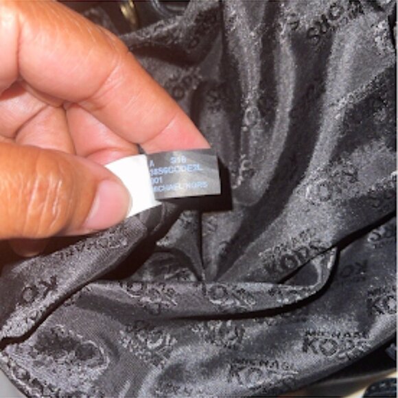 MICHAEL KORS Black Camden Hobo bag with Tassels (F) - Picture 7 of 7